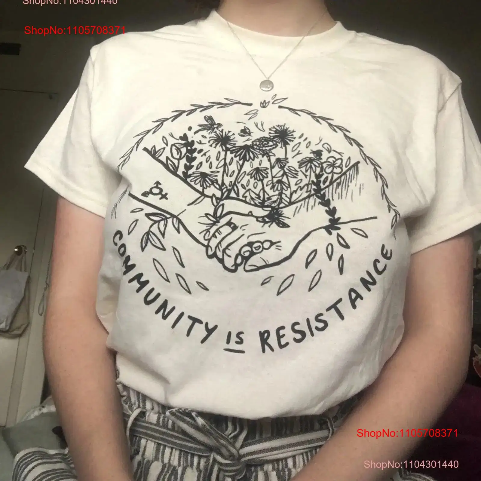 Vintage Fashion Community - Community is Resistance T-shirt vintage gewassen