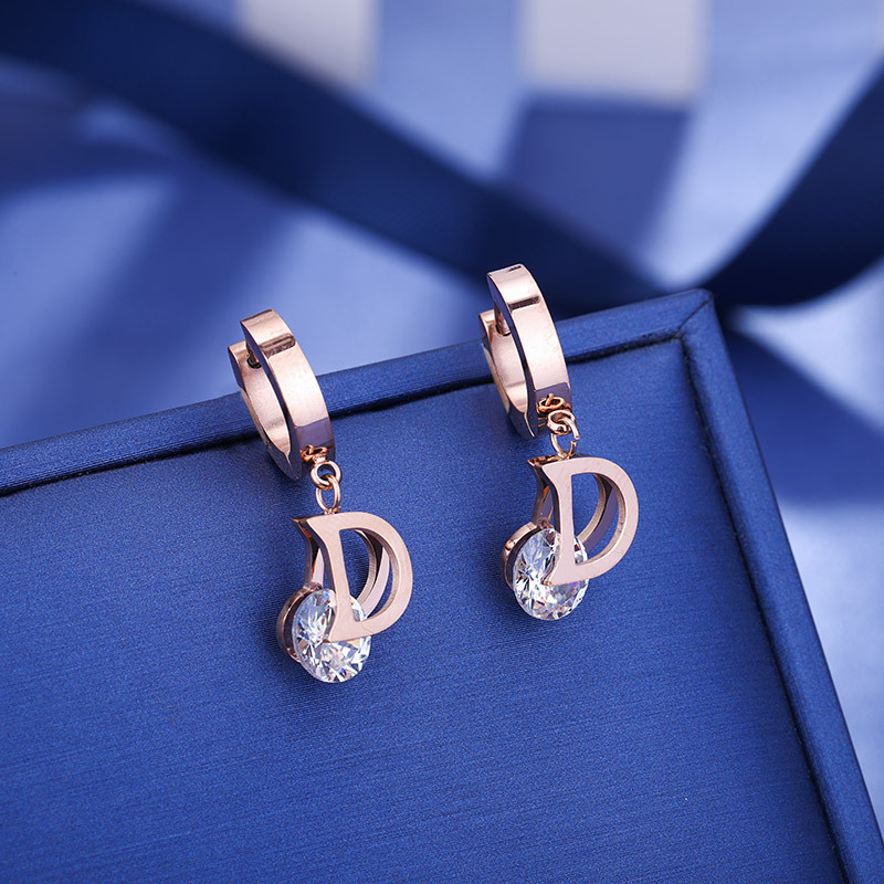 Vintage Luxe Letter D Kristal  - Vintage Fashion Jewelry Brands recensie en prijs