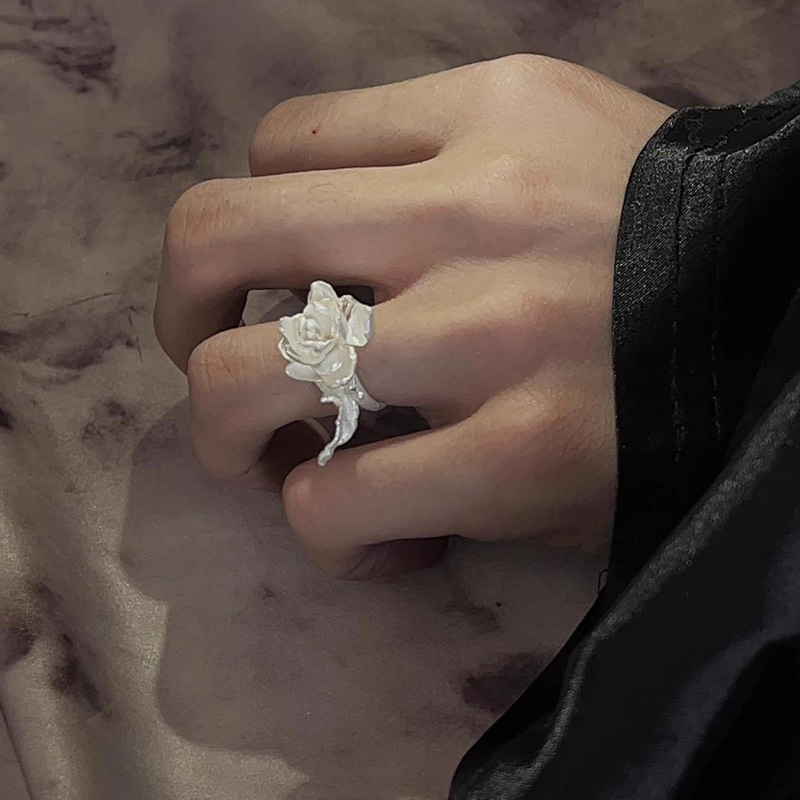 Modieuze bloemenring, sieraden - Vintage Fashion Buyer recensie en prijs