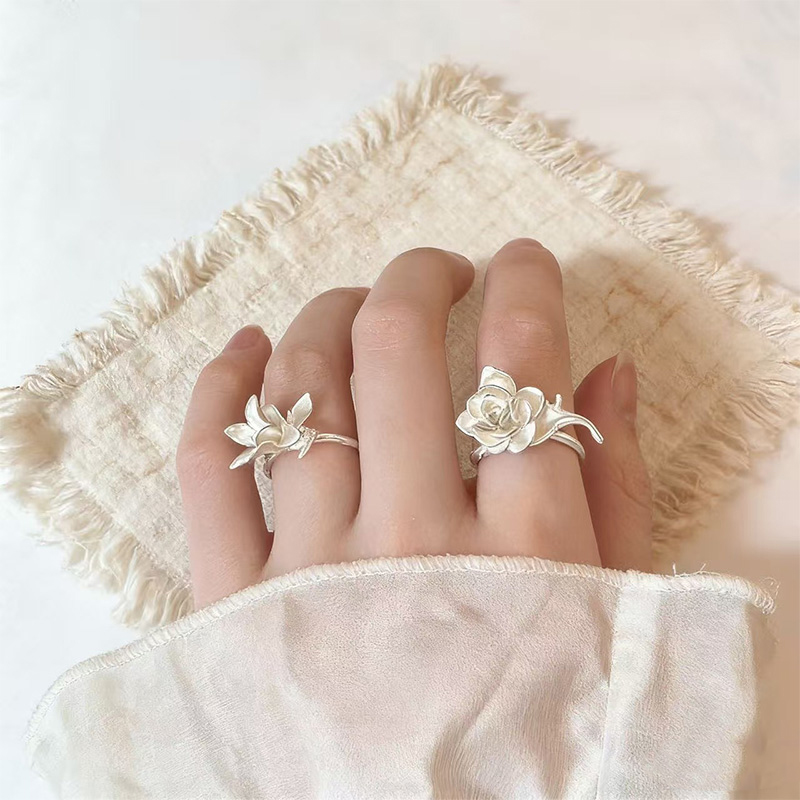 Modieuze bloemenring, sieraden - Vintage Fashion Buyer recensie en prijs